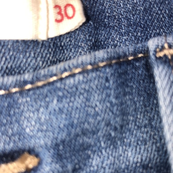 Levi’s size 30 slimming skinny jeans - Picture 6 of 10